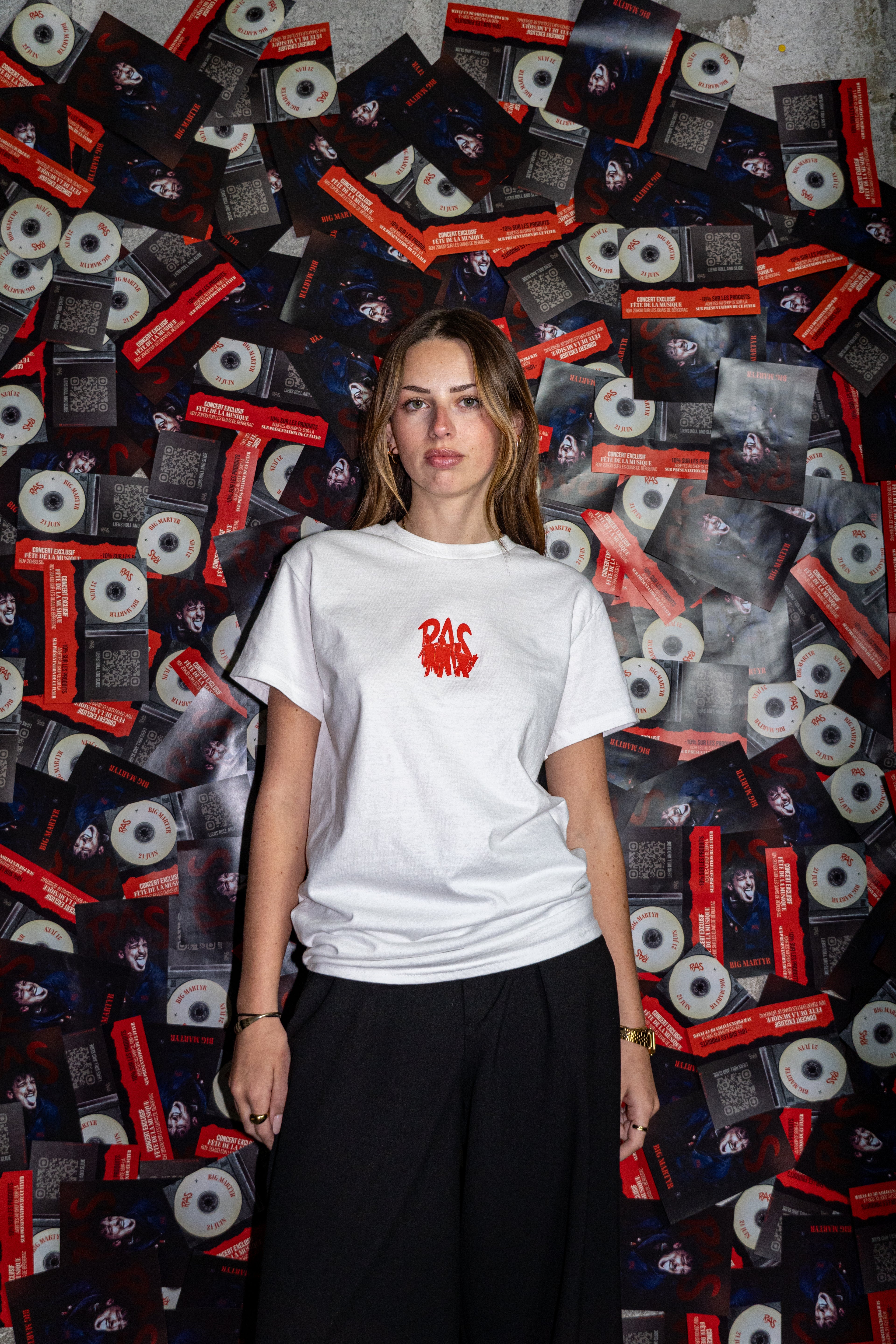 t-shirt blanc sérigraphie rouge