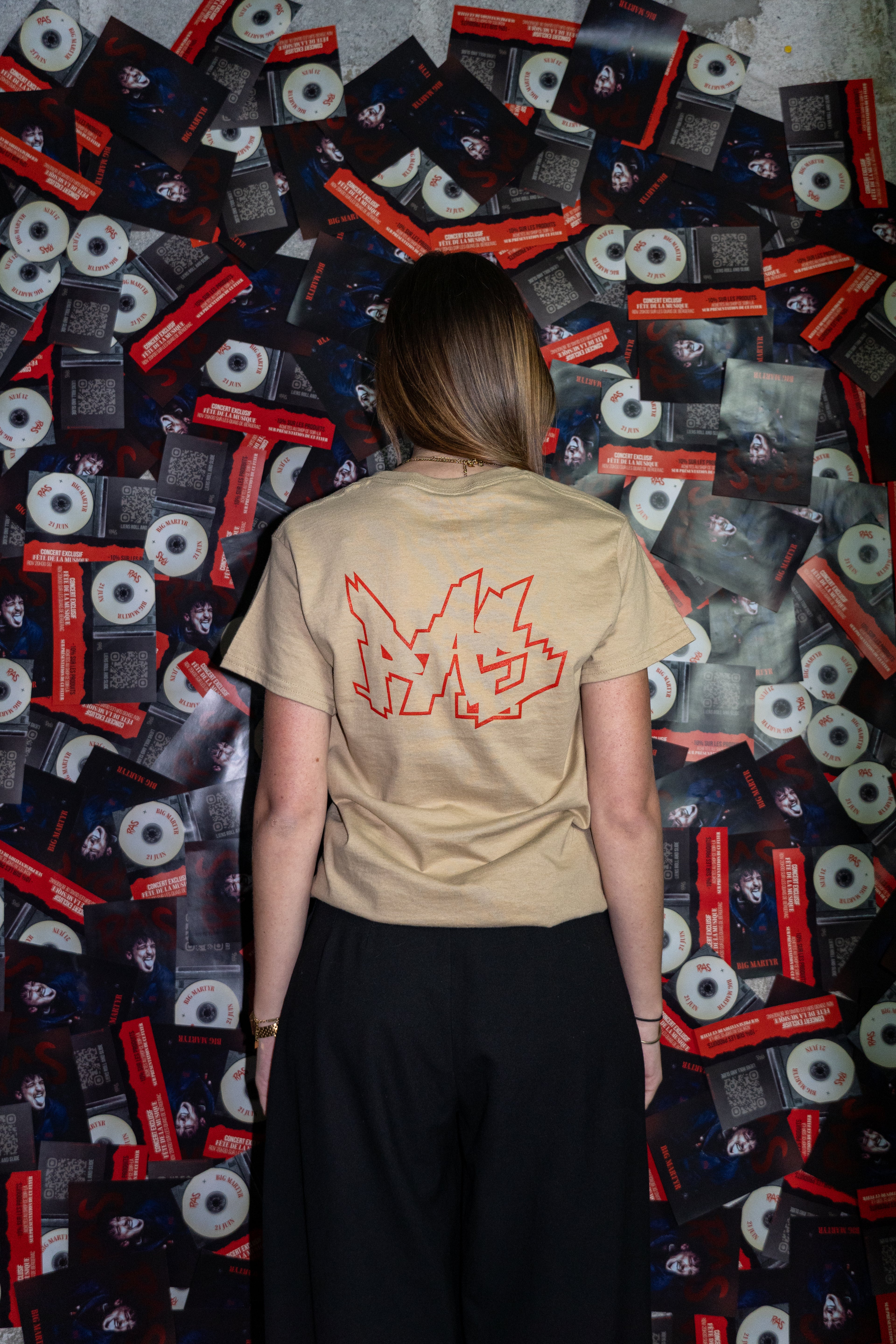 t-shirt marron clair sérigraphie rouge