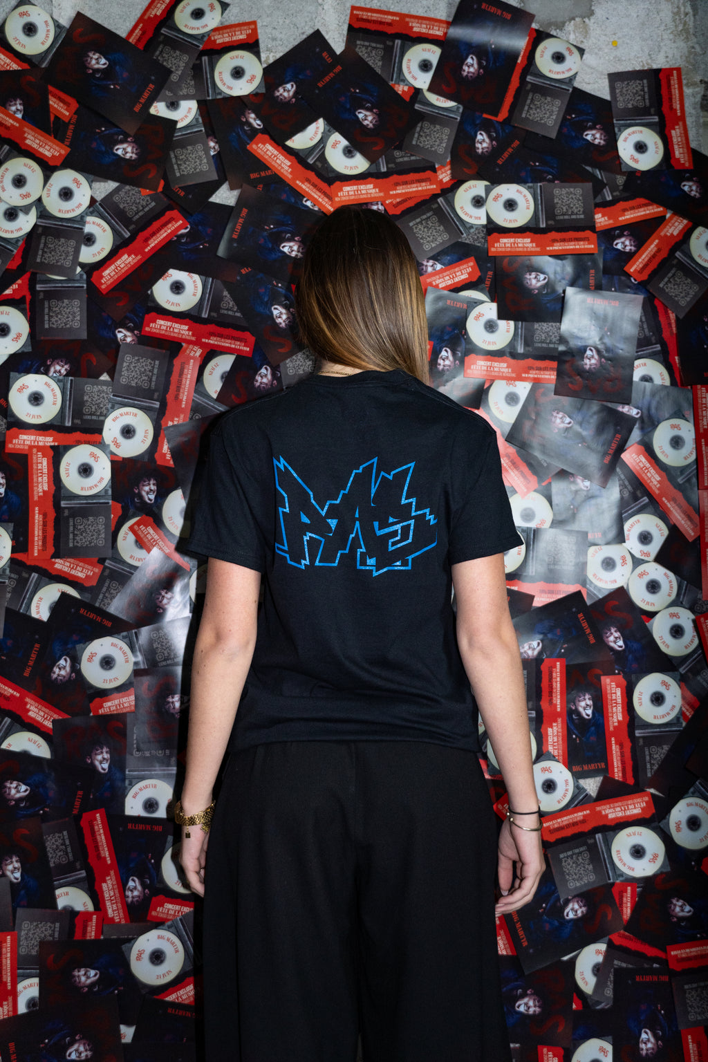 T-shirt noir sérigraphie bleu