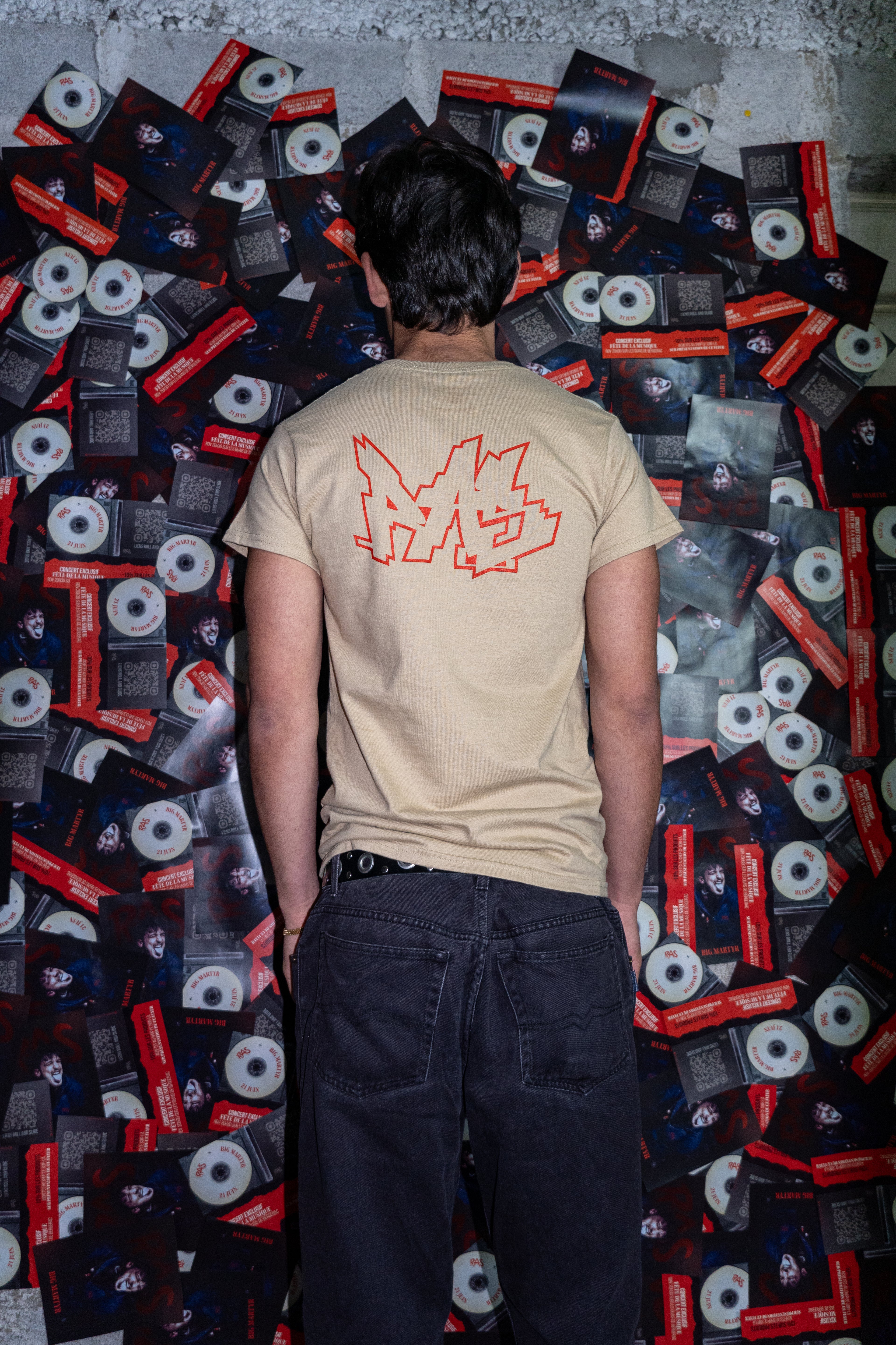 t-shirt marron clair sérigraphie rouge