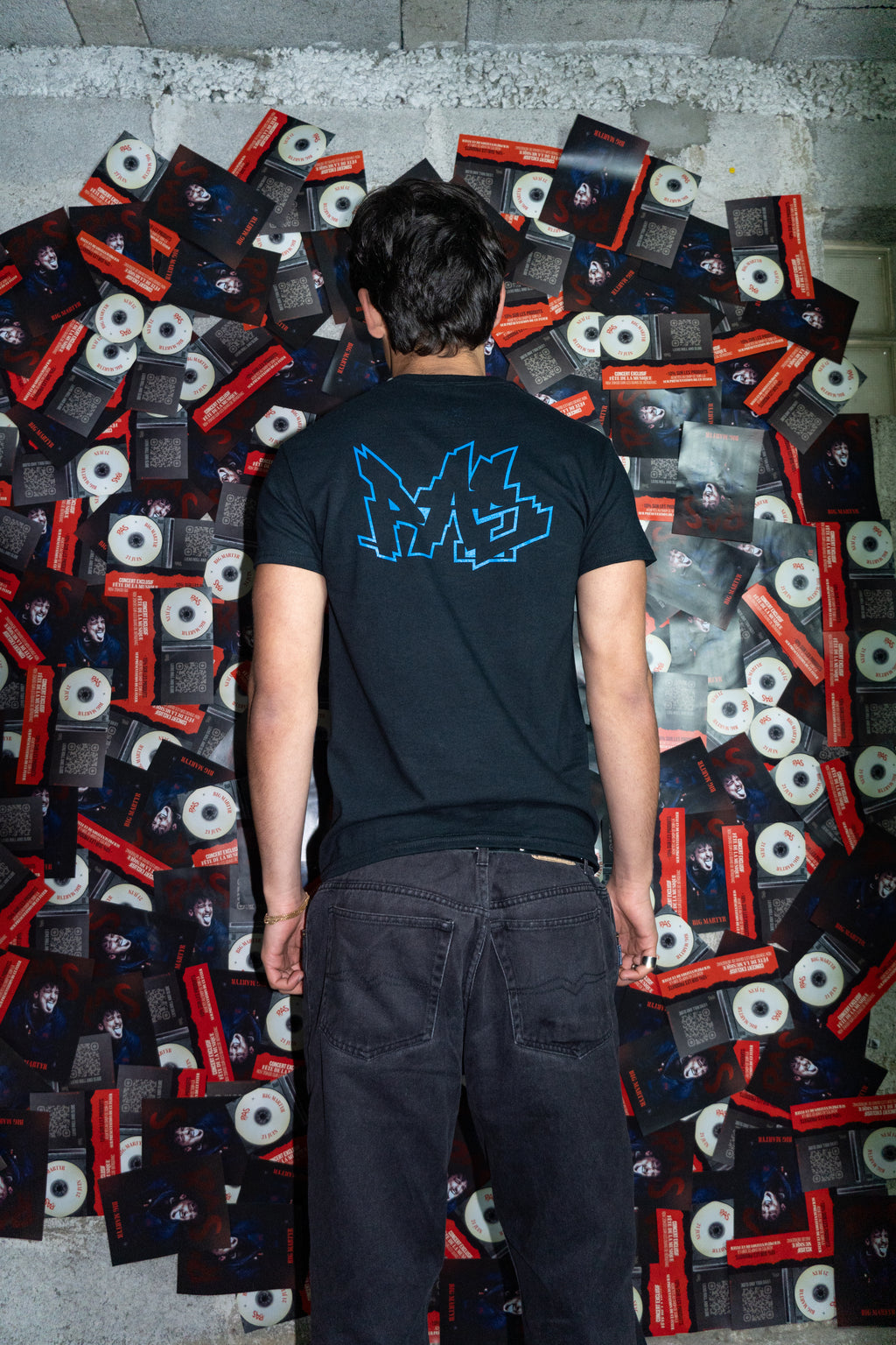 T-shirt noir sérigraphie bleu
